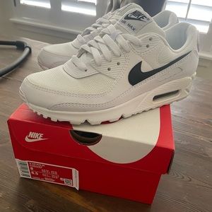⚫️ SOLD ⚫️ Nike Air Max 90